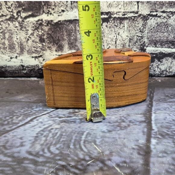 Vintage Carved Wooden Puzzle Box Two Parrots Jewelry Stash Box - Picture 8 of 9